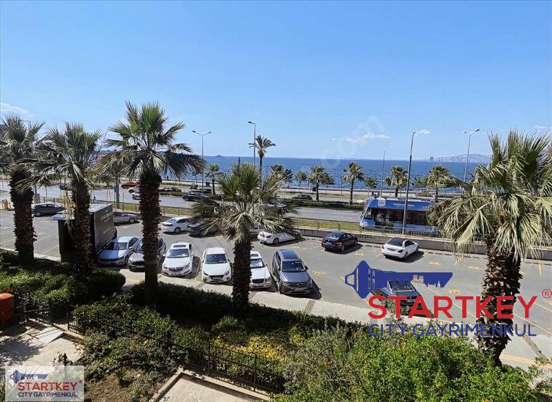 Göztepe'de Satılık Muhteşem 4+1 Yalı Dairesi